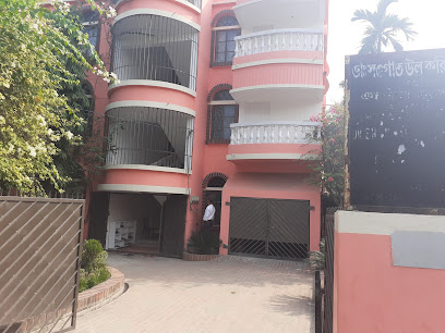 এ কে খান আই ক্লিনিক - 01798866342